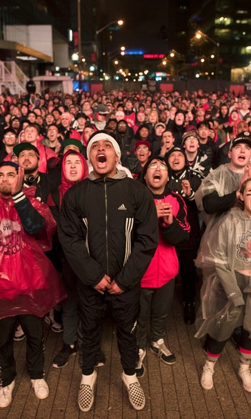 Fans in Toronto gather hours before start of NBA Finals